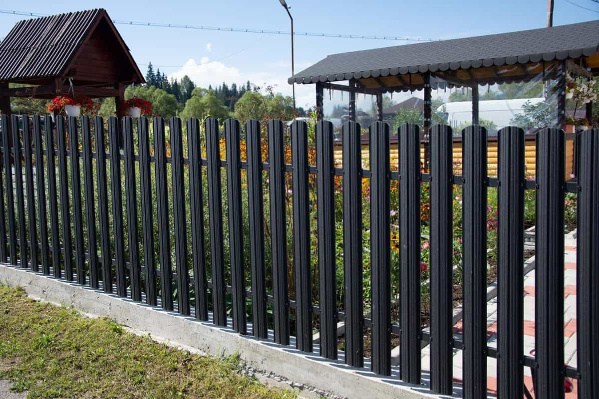 New aluminum fence